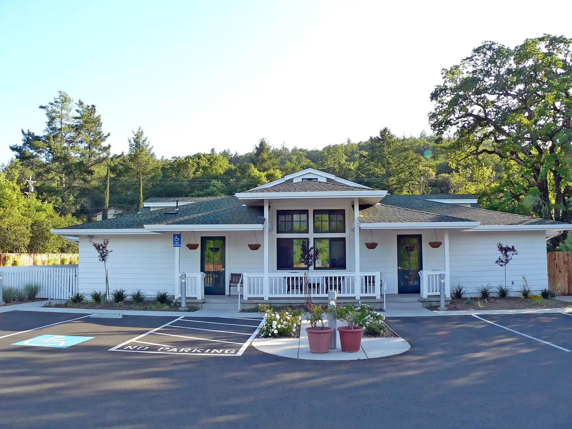 Calistoga Pet Clinic building